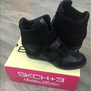 NWT Skechers Hidden Wedges Size 8