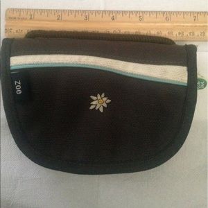 DONATING 9/16 Sherpani Crossbody "Zoe" Wallet