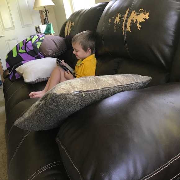 Meet your Posher, Cyle - Picture 1 of 2