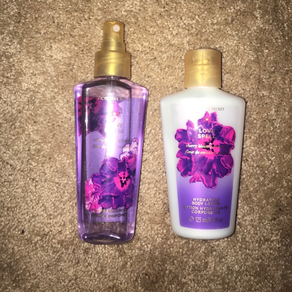 VS Spray and Lotion ❤️