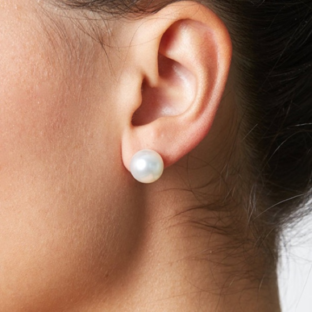 14k Solid Gold White Pearl Stud Earrings - Picture 4 of 4