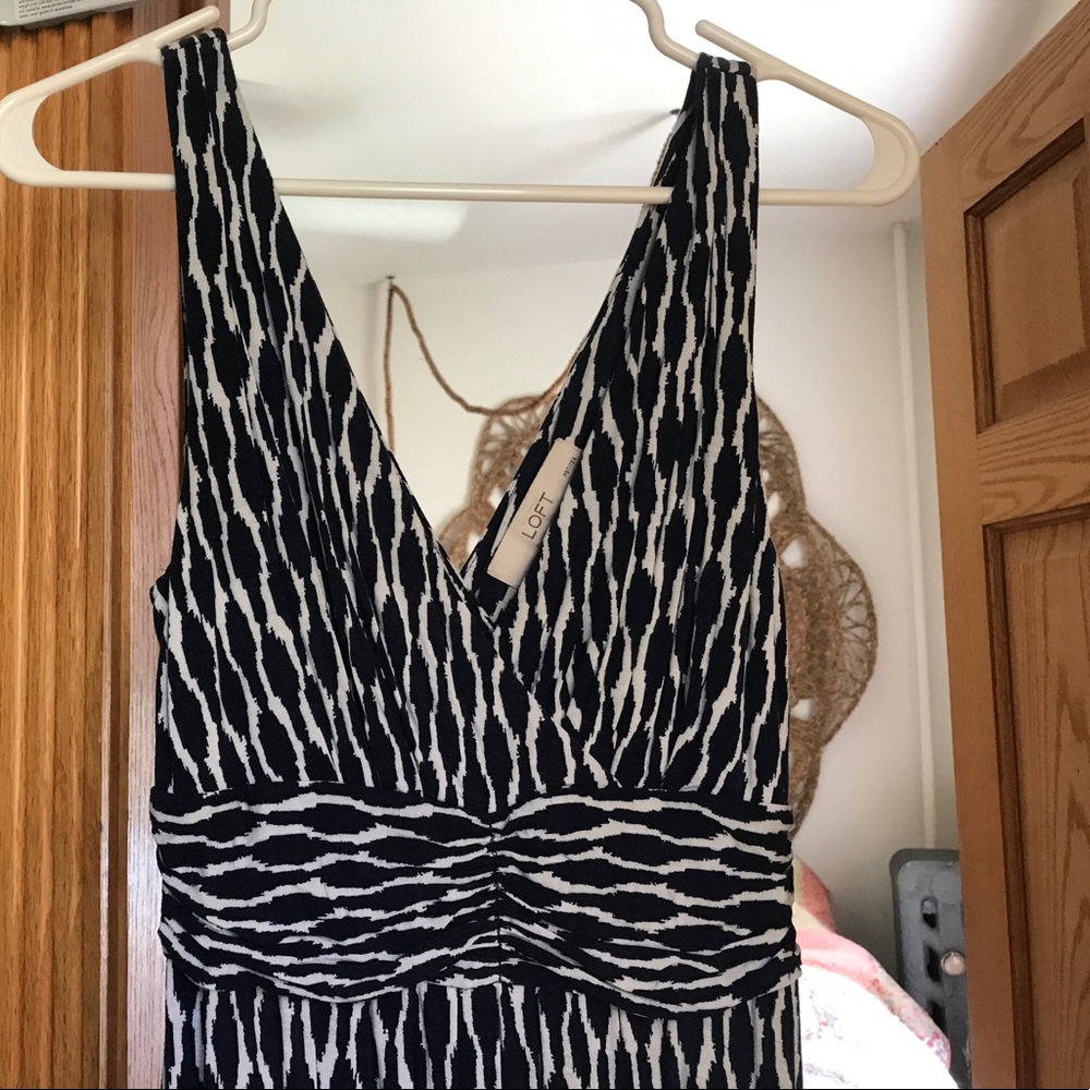 Loft petite navy and white ruched vneck maxi dress