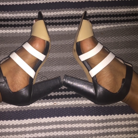 4 ich thick heel with buckles - Picture 3 of 5