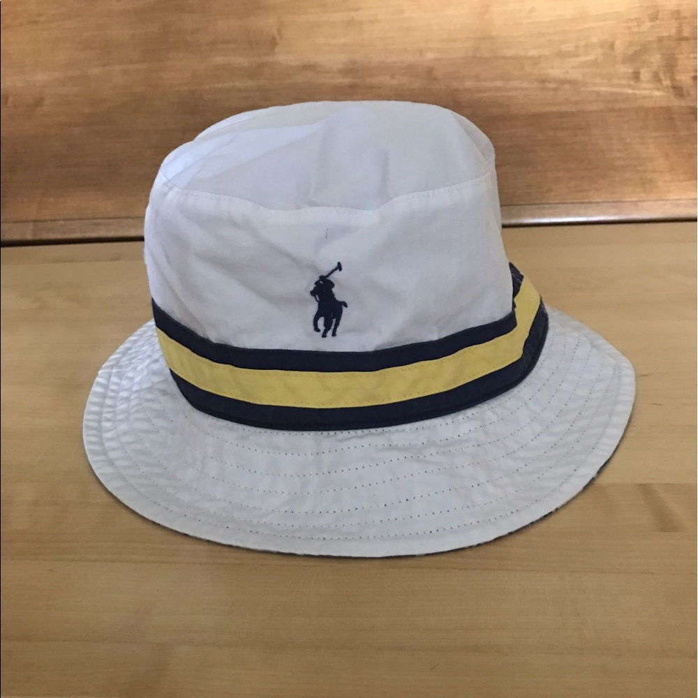 Reversible polo bucket hat