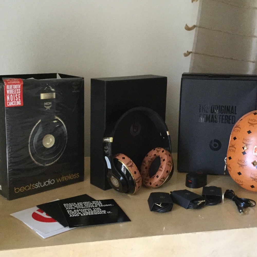 MCM Beat Studio Wireless Head Phones❤️Price Drop❤️