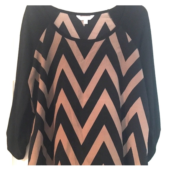 Charming Charlie flowy top - Picture 1 of 4