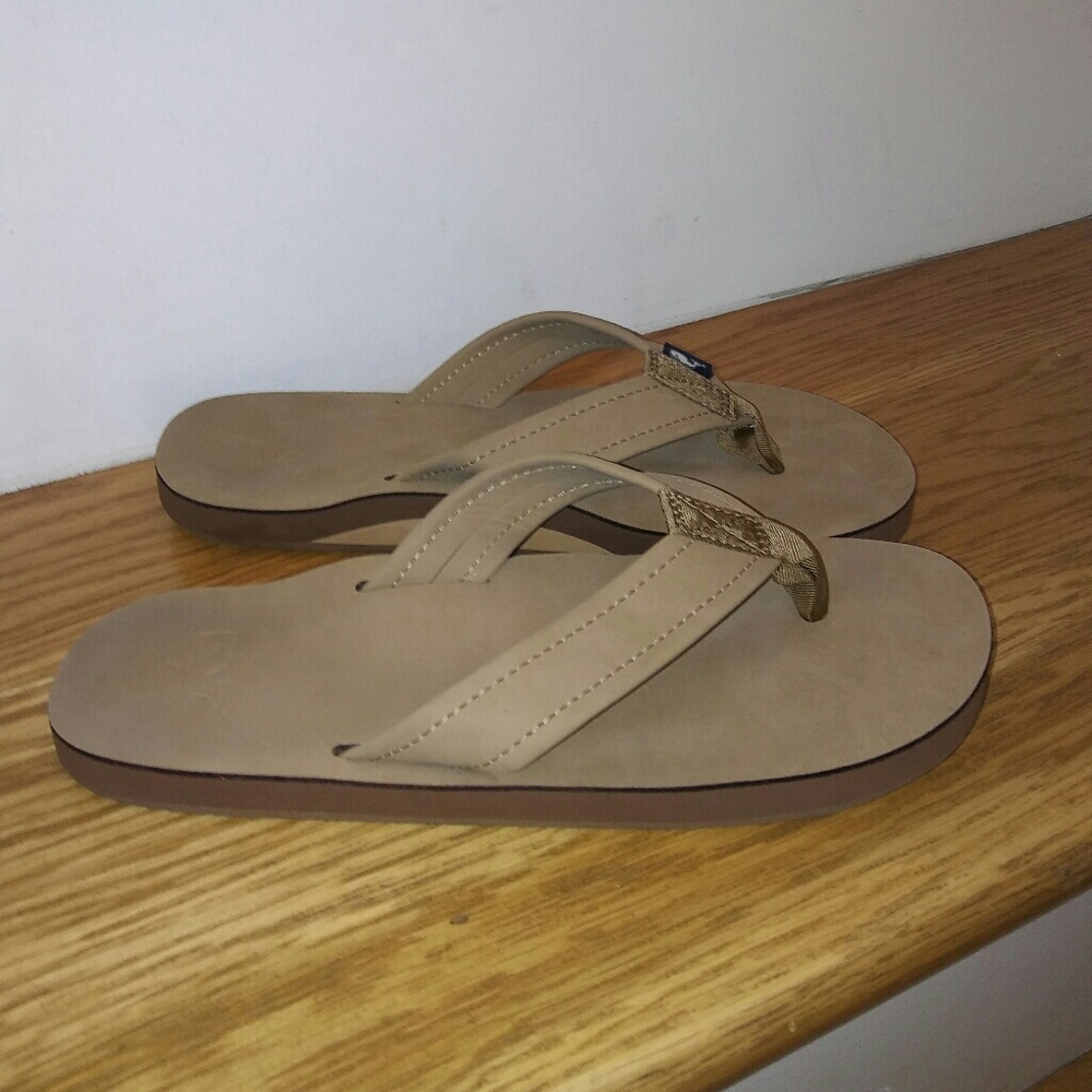 Vineyard Vines leather flip flops sz 7 EUC