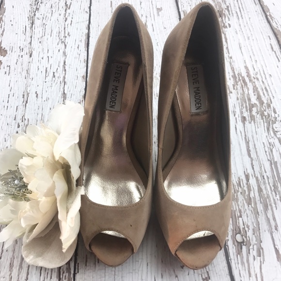 Steve Madden Shoes - 💕SALE💕Steve Madden "Disobey" Taupe Suede Heels