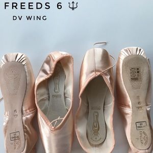 FREED OF LONDON POINTE SHOES 6 BRAND NEW