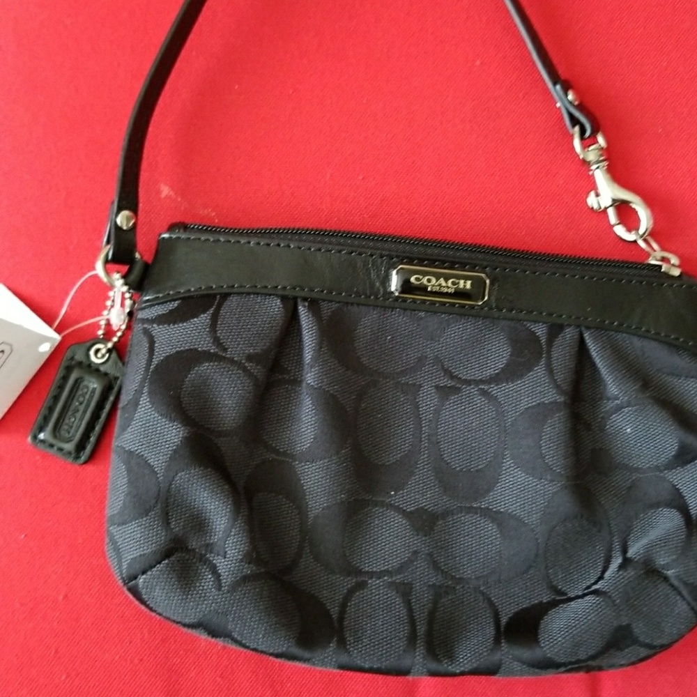 Coach Wristlet (NEW!!!!)
