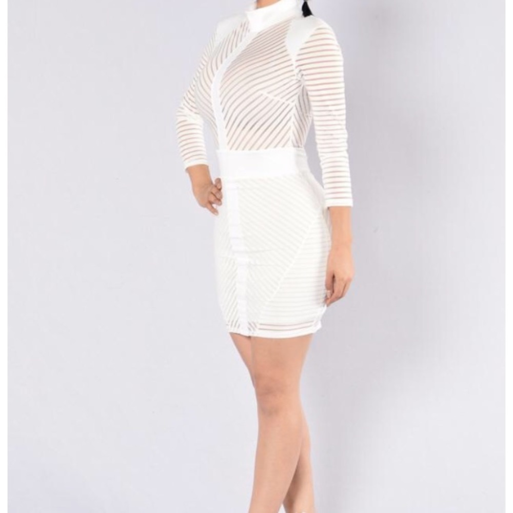 Dress never worn but (BLACK)