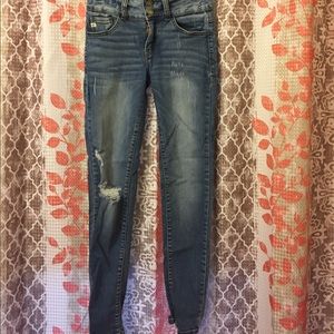 Light Wash Skinny Jeans!