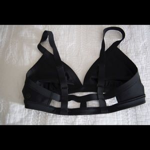 Lululemon women's surf to sand swim bra Sz 10