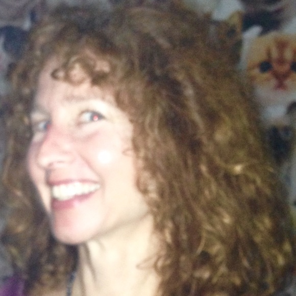 Meet your Posher, Gloria - Picture 1 of 1