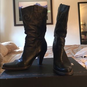 Size 8.5 Women's Steve Madden Silvrado Boots