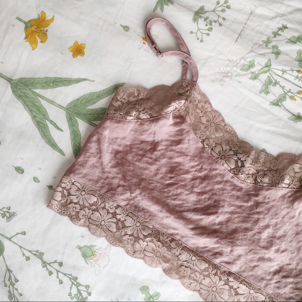 ✨sold✨Dionne Cami