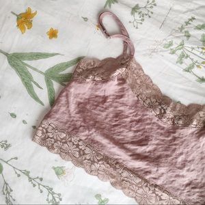 ✨sold✨Dionne Cami