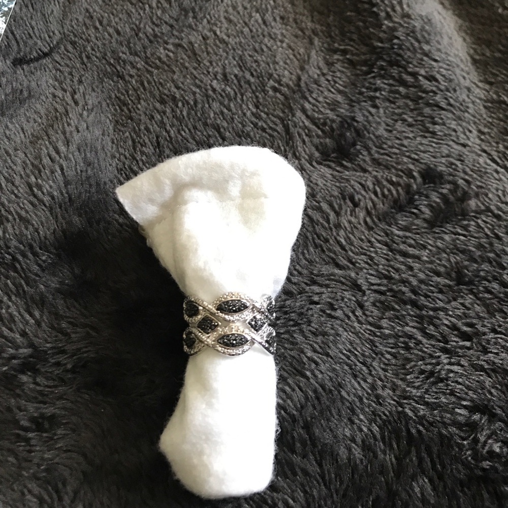 Black spinel and diamonds