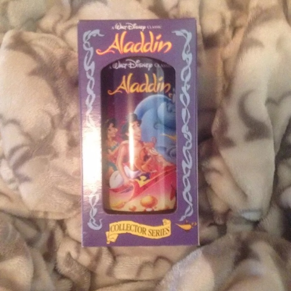 🐭1994 Walt Disney Aladdin Collectors Series Cup✨