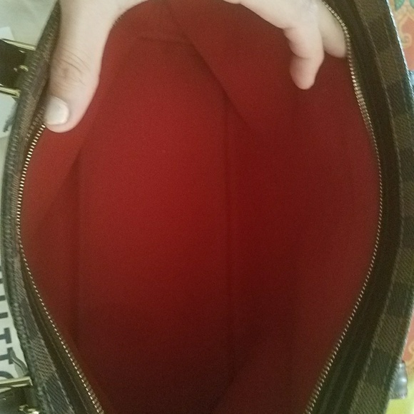 Authentic Chelsea Luois Vuitton - Picture 3 of 4