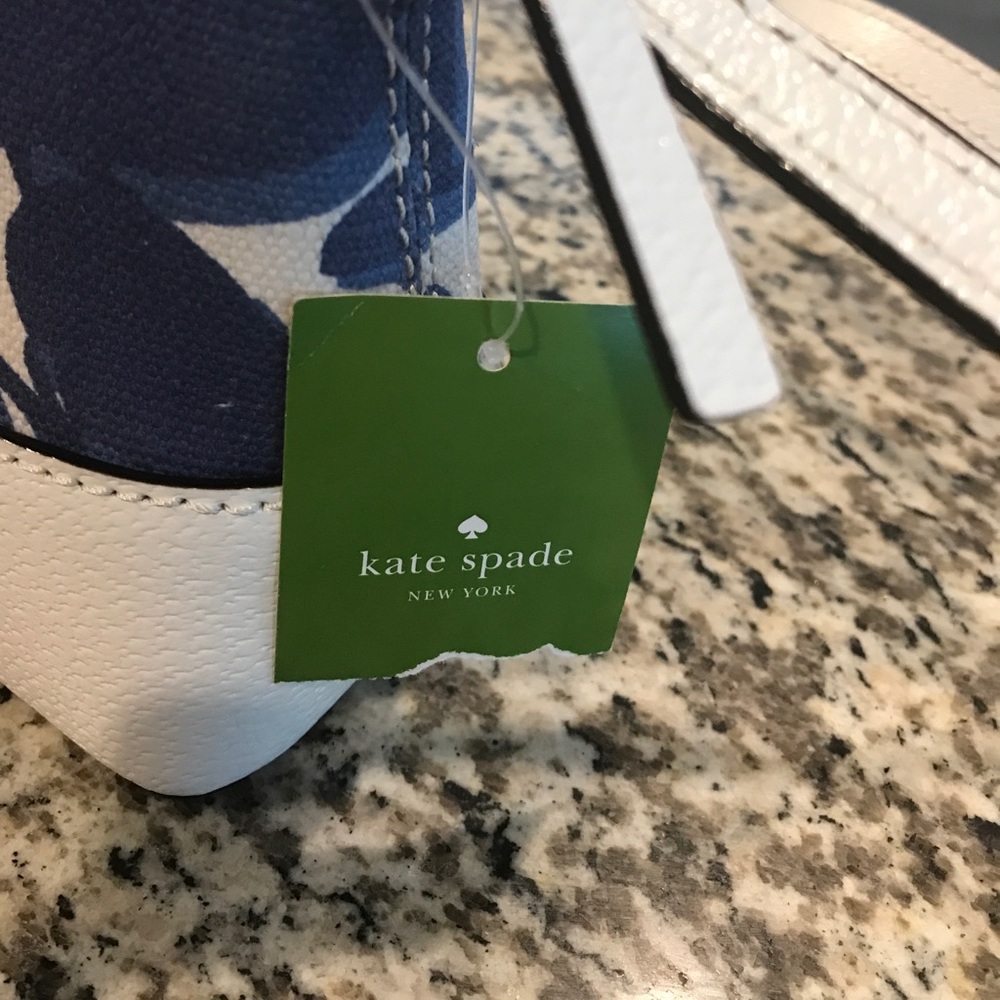 Kate Spade Crossbody - Picture 2 of 3