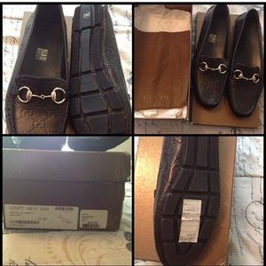 AUTHENTIC WOMENS GUCCI LOAFERS SIZE 40