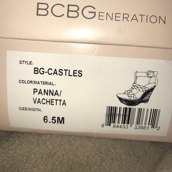 NIB-----BCBG CREAM COLORED WRAP WEDGES - Picture 6 of 6