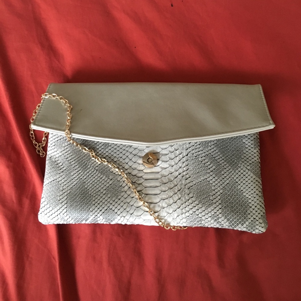 Snake skin clutch
