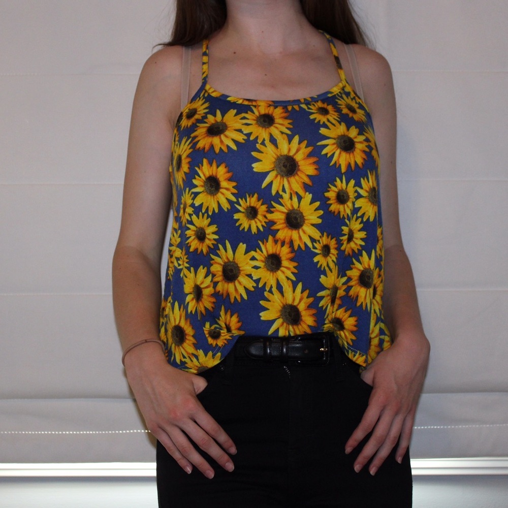 bright n sunny sunflower tank 🌻