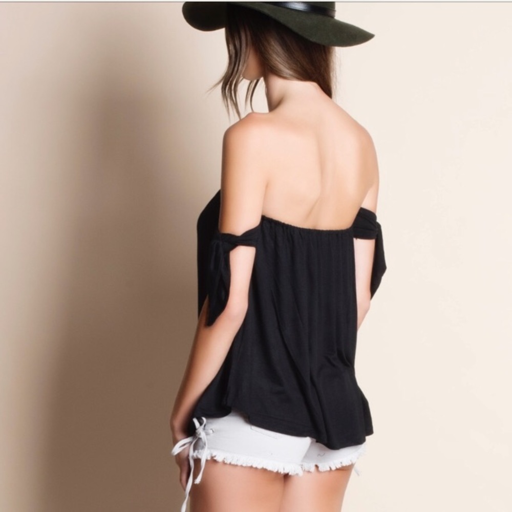 Last 1! 🌸Pink off-shoulder top - Picture 3 of 3