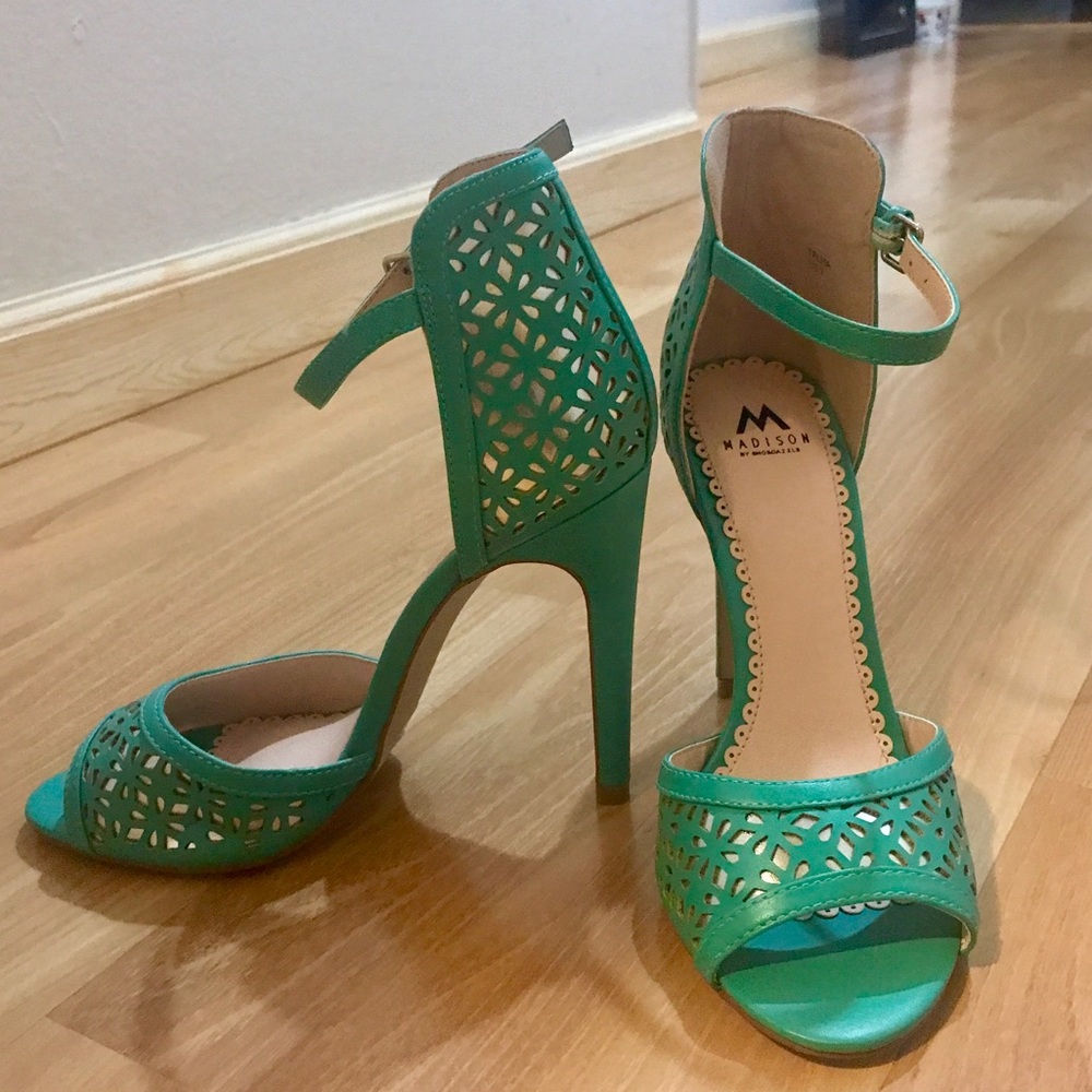 M MADISON 👠 - Picture 2 of 4