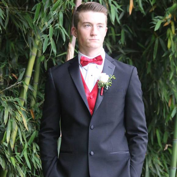 Meet your Posher, Alex - Picture 1 of 1