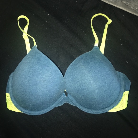 PINK Bra - Picture 1 of 3