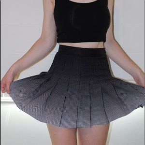 the CUTEST American Apparel Ombre Tennis Skirt 🍒