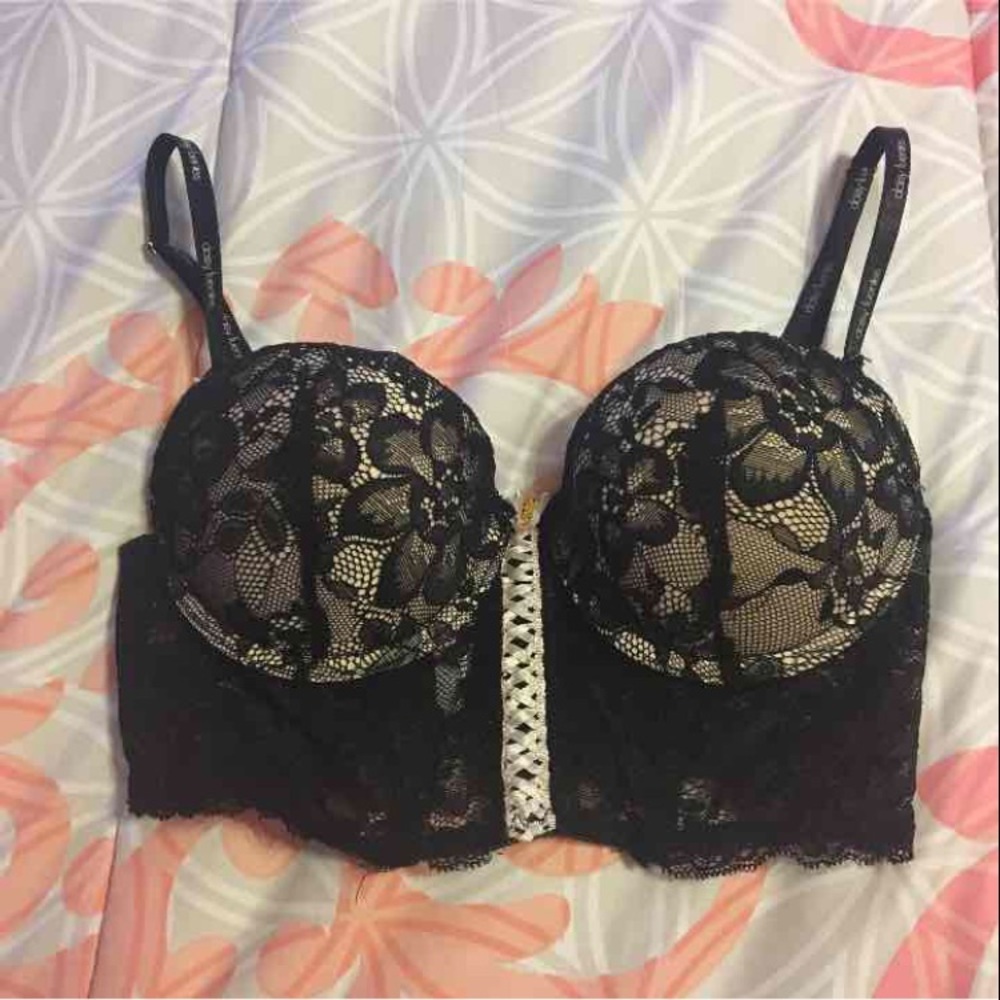 Daisy Fuentes lace push-up bra