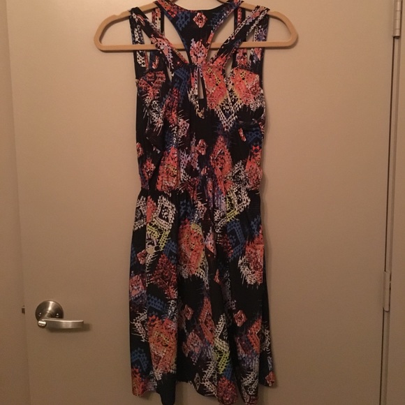 Pattern dress - Picture 2 of 3
