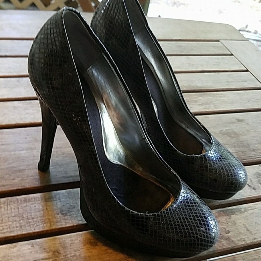 Calvin Klein faux snakeskin Pumps