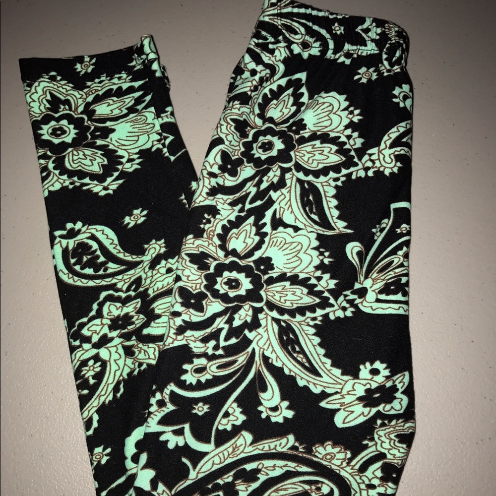 Kids S/M Agnes and Dora leggings- paisley design