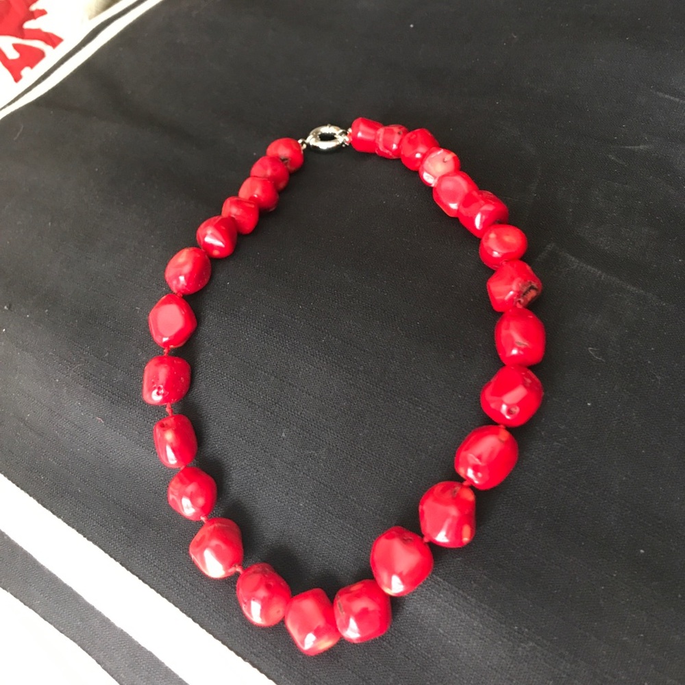 Beaded necklace