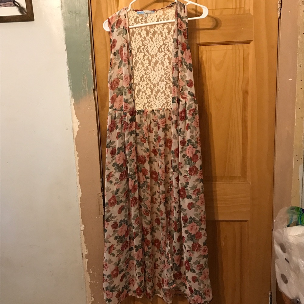 Floral long vest with lace back