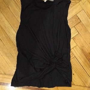 Black tank w/ knot