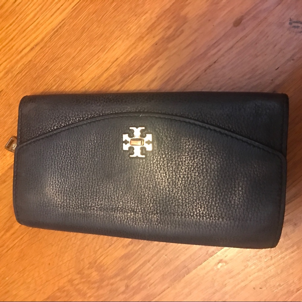 Tory burch wallet
