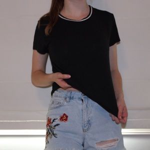 heathered black Brandy tee w neck detailing 💫