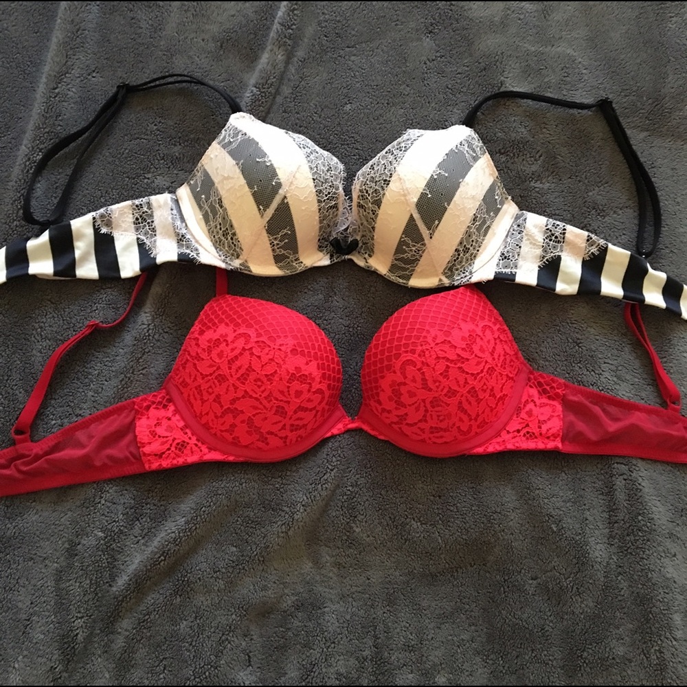 SALE!!!! 🎊🎊🎊🎊2 Victoria's Secret Push Up Bras