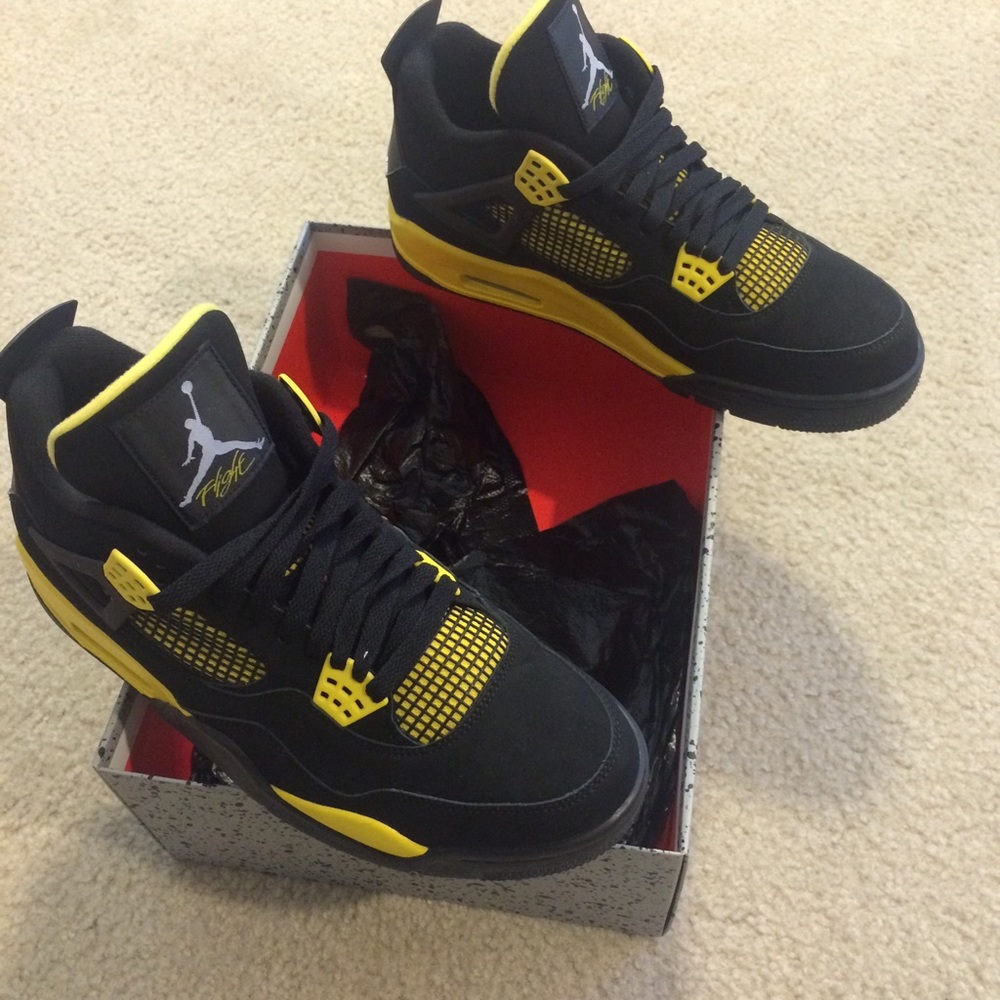 Retro 4 Thunder