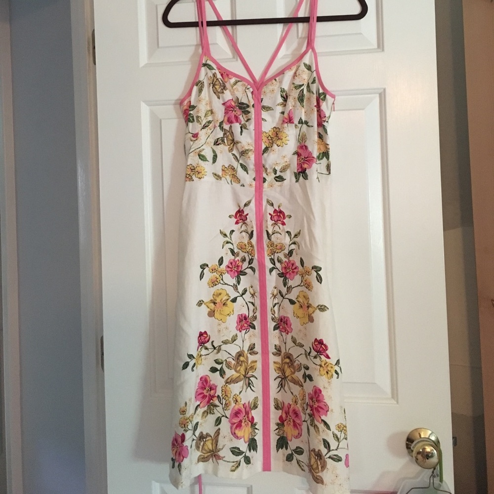 Perfect floral summer dress!