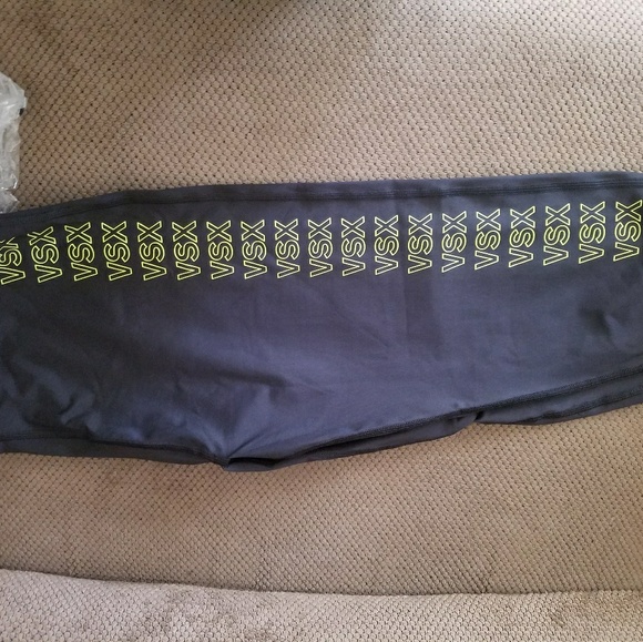 Nike leggings medium, under armour leggings large, - Picture 1 of 2
