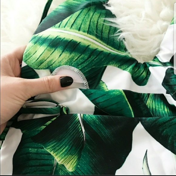 Palm Leaves One Piece - Picture 3 of 4