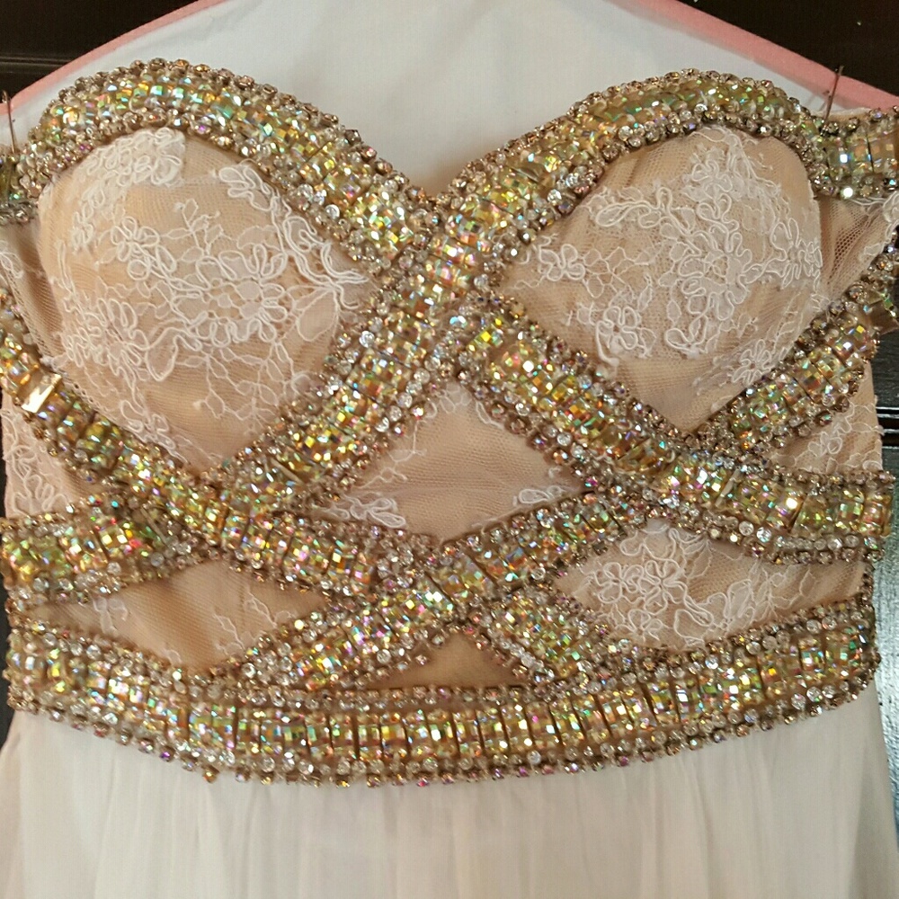 GORGEOUS La Femme 0 Strapless White Prom / Pageant / Ball / Wedding Dress Gown - Picture 4 of 8