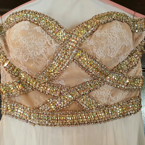 GORGEOUS La Femme 0 Strapless White Prom / Pageant / Ball / Wedding Dress Gown - Picture 4 of 8